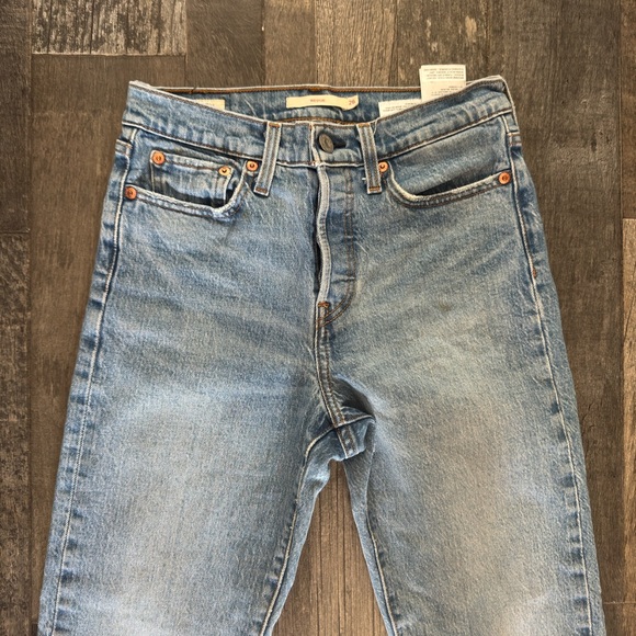 Levi’s - Picture 4 of 8